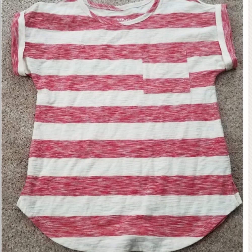 red tee